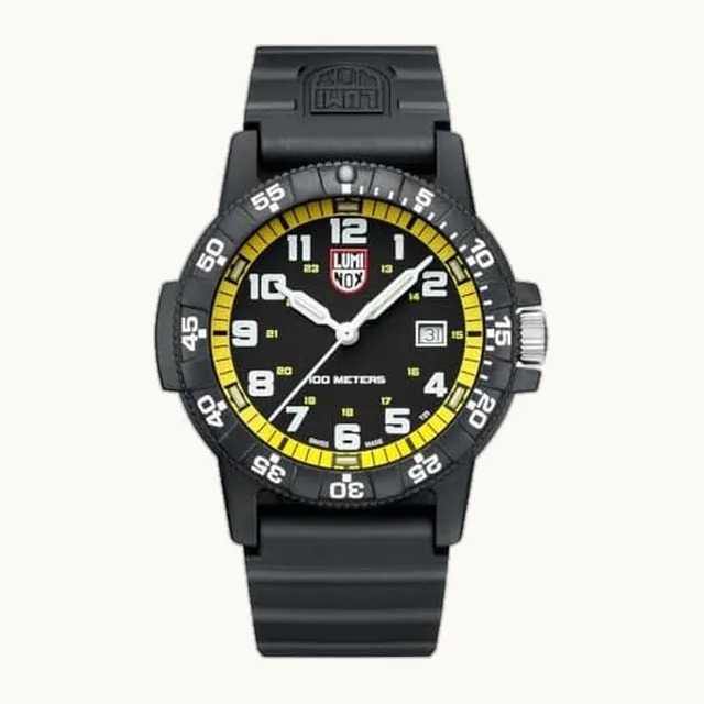 XS.0325 Reloj analógico de cuarzo suizo con correa de plástico, negro, deportivo, Negro -, 44mm, Deportivo